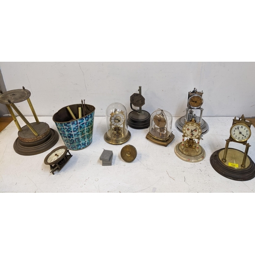 606 - A mixed lot of mainly anniversary clocks for spares or repairs A/F, Location:G