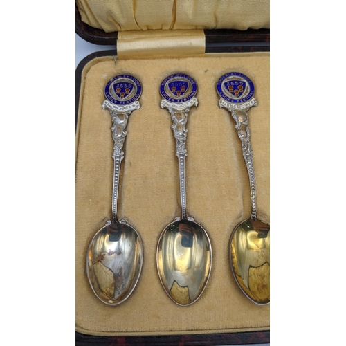 117 - A case set of silver souvenir spoons, total weight 89.4g
Location: