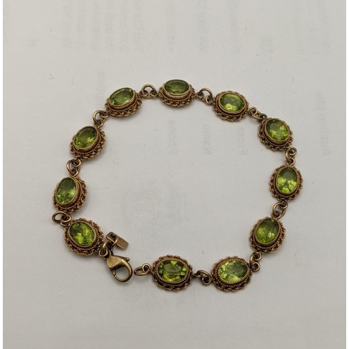 136 - A 9ct gold and peridot bracelet, total weight 10.1g
Location: CAB3