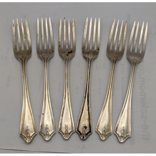 190 - Six silver pastry forks hallmarked Birmingham 1913, total weight 168.7g
Location: