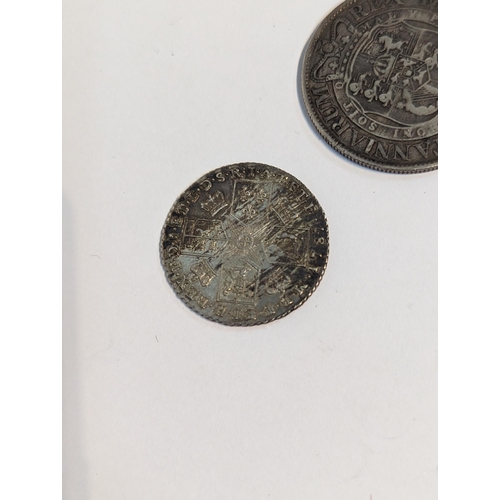 401 - United Kingdom - mixed Georgian silver coinage to include 1819 half crown, pair of 1787 shillings, 1... 