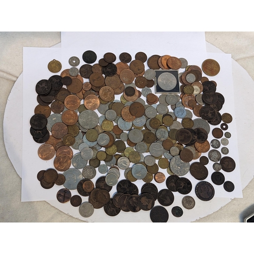 406 - Mixed coins - a large collection of British and World coins to include George I (1714-1727), shillin... 