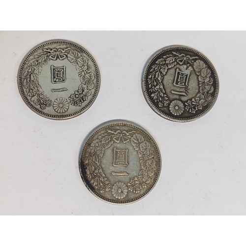 409 - Japan - Meiji (1867-1912) One Yen, large type (1874-1887), a group of three Dragon within bended cir... 