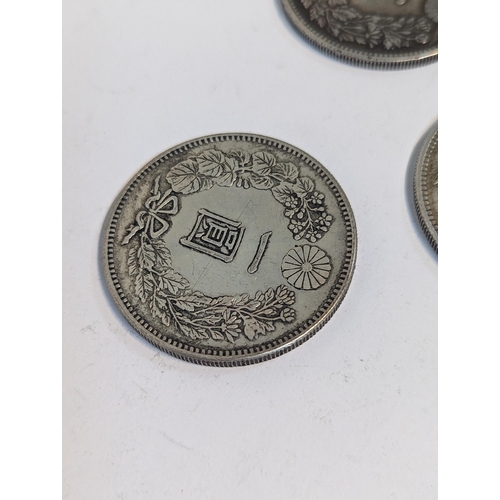 409 - Japan - Meiji (1867-1912) One Yen, large type (1874-1887), a group of three Dragon within bended cir... 