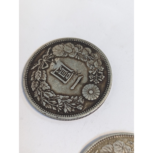 409 - Japan - Meiji (1867-1912) One Yen, large type (1874-1887), a group of three Dragon within bended cir... 