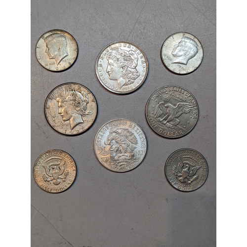 416 - United States of America- mixed coins to include a 1921 'Morgan' Dollar, 1923 'Peace' Dollar, 1971 e... 