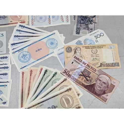 488 - Banknotes - a large collection of Cuban Foreign Exchange banknotes 1-100 Peso. British examples to i... 