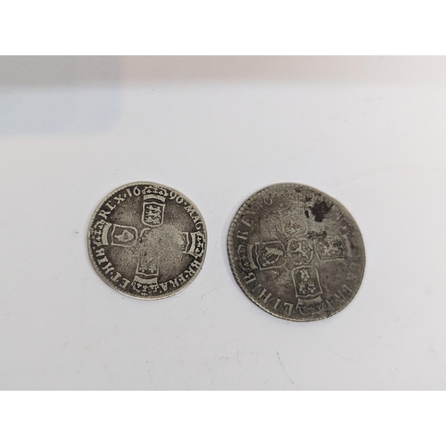 59 - Kingdom of England - William III (1694-1702), shilling 169*, along with 1696 six pence
Location: CAB... 