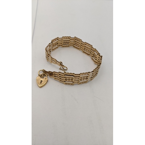 86 - A 9ct gold gate link bracelet having a heart shaped clasp, total weight 7.6g
Location: CAB1