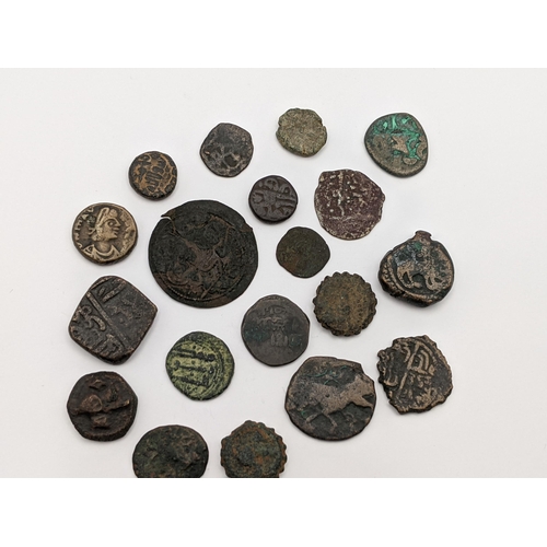 477 - A mixed collection of bronze and copper coins to include Rome / Byzantine examples, later Indian Sul... 