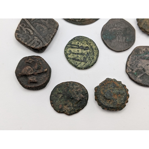 477 - A mixed collection of bronze and copper coins to include Rome / Byzantine examples, later Indian Sul... 