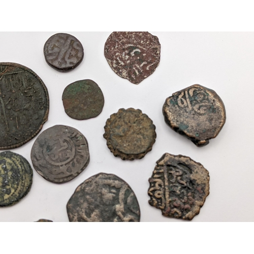 477 - A mixed collection of bronze and copper coins to include Rome / Byzantine examples, later Indian Sul... 