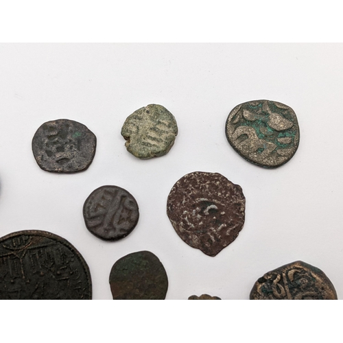 477 - A mixed collection of bronze and copper coins to include Rome / Byzantine examples, later Indian Sul... 