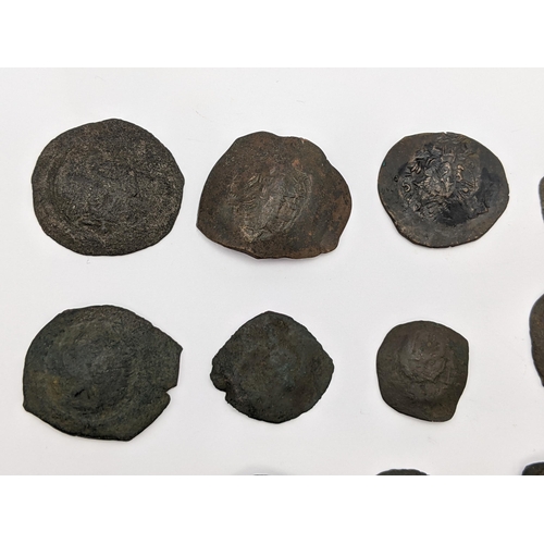 478 - Byzantine Empire - Trachy / Trachea coins, A collection of 25 in various sizes and conditions
Locati... 