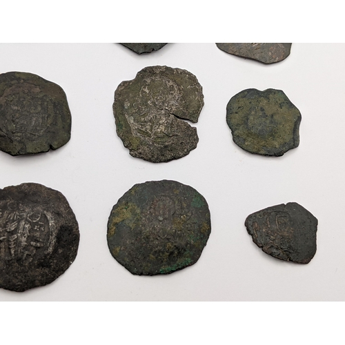 478 - Byzantine Empire - Trachy / Trachea coins, A collection of 25 in various sizes and conditions
Locati... 