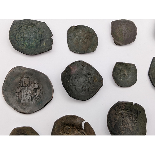 478 - Byzantine Empire - Trachy / Trachea coins, A collection of 25 in various sizes and conditions
Locati... 