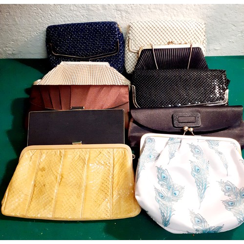 70 - A quantity of 20th Century bags to include a 1970's Jane Shilton cream snakeskin and leather shoulde... 