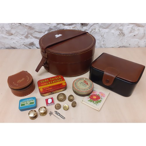 90 - A small quantity of gentlemen's vintage leather goods to include a Harrods leather cufflink box and ... 