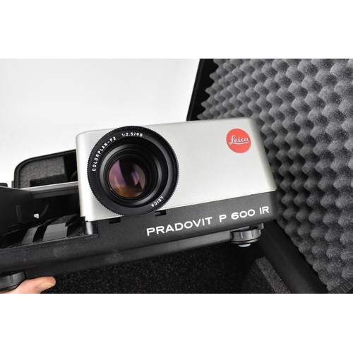 A Leica Pradovit P600 IR Slide Projector, the lens 1:2.5/90, in