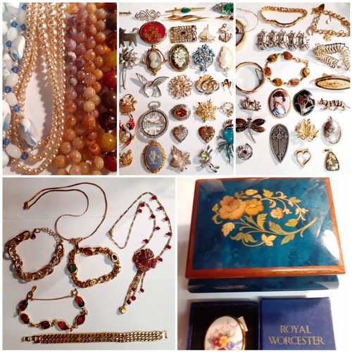 118 - Vintage costume jewellery comprising bead necklaces, brooches and clips to include Sarah Coventry, J... 