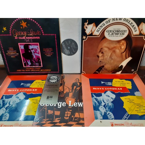 115 - A quantity of 33x early 1930's-1960's Jazz and Swing LP's comprising the American artists Miles Davi... 