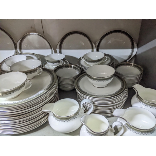 290 - A Royal Doulton Braemar part dinner service H5035 comprising approx. 157 pieces Location:G