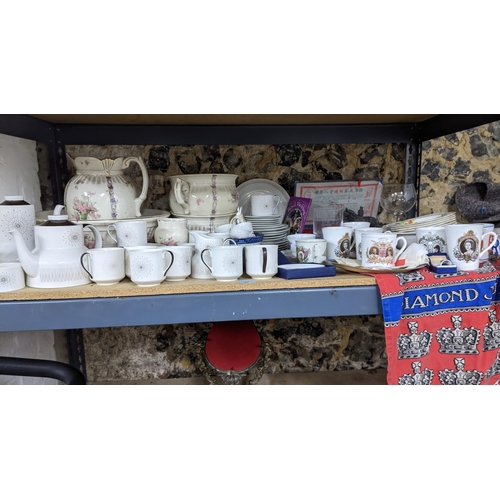 86 - A mixed lot of ceramics and commemorative china, and other items to include a Royal Doulton Morning ... 