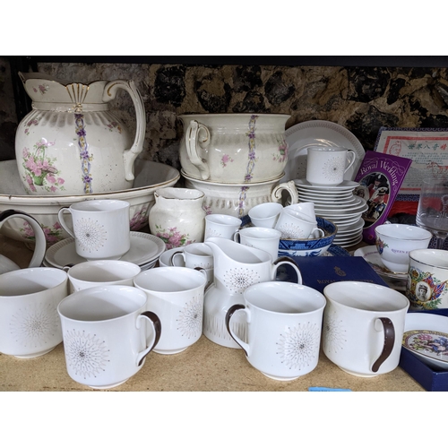 86 - A mixed lot of ceramics and commemorative china, and other items to include a Royal Doulton Morning ... 