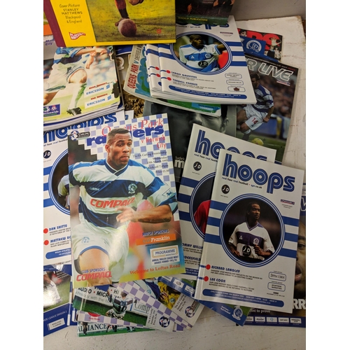 135 - A large quantity of Queens Park Rangers football programmes from 1992-2008, also including Charles R... 