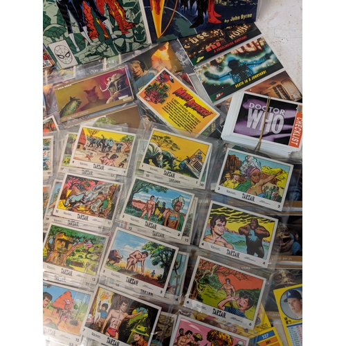 138 - A large quantity of collectors/trading cards with examples from Battle cards, Dr Who, Mars Attacks, ... 