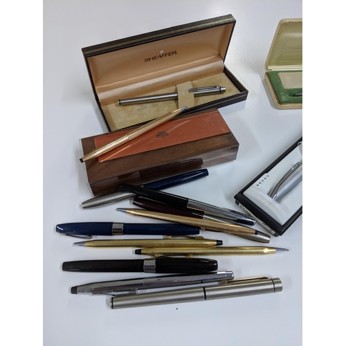 156 - Sheaffer Cross and platinum fountain pens and ballpoint pens to include Sheaffer Imperials, Targa, C... 