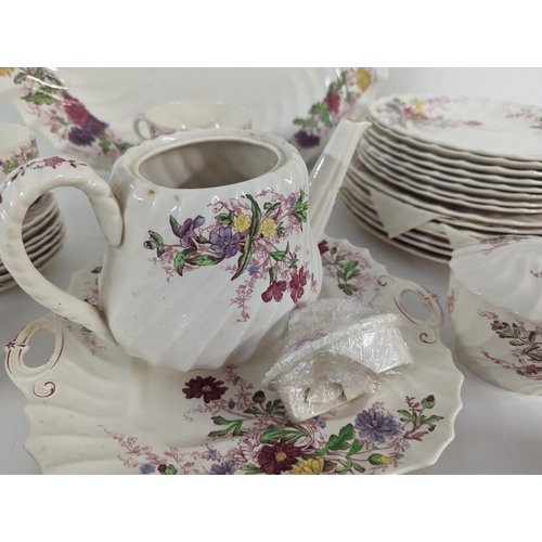 227 - A Copeland Spode 'Fairy Dell' pattern part dinner service A/F, to include tea cups, saucers, bowls, ... 