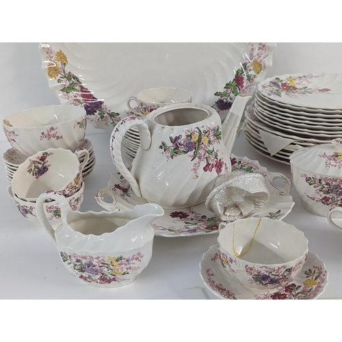 227 - A Copeland Spode 'Fairy Dell' pattern part dinner service A/F, to include tea cups, saucers, bowls, ... 