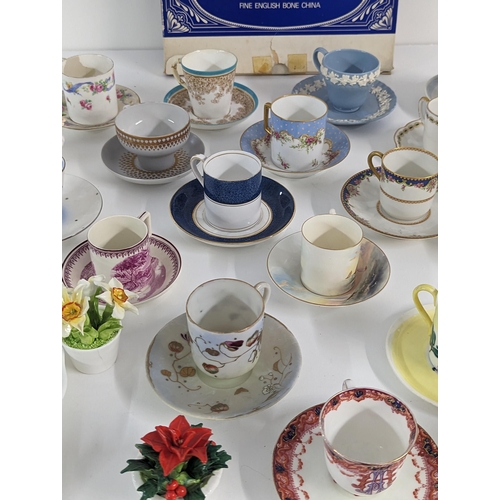 231 - Mixed china to include a collection of tea cups and saucers, Royal Copenhagen, Wedgwood, Royal Worce... 