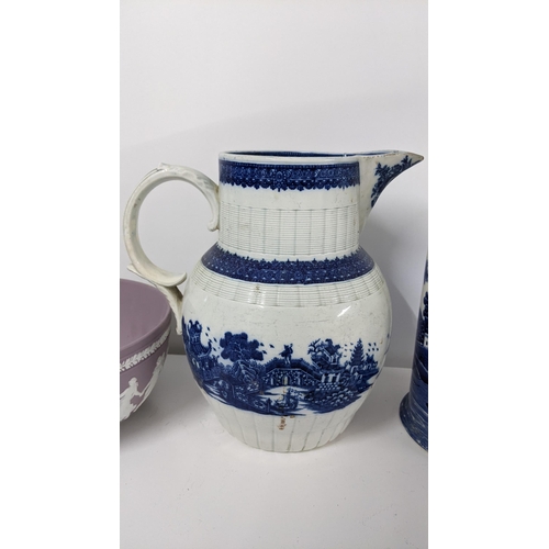 246 - A mixed lot to include a late 18th/early 19th century pearlware blue and white jug, Wedgwood pink Ja... 