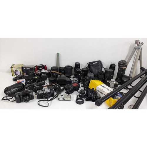 318 - Mixed cameras and accessories to include Olympus, Sony, Pentax, mixed lenses and other items
Locatio... 