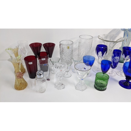 351 - Mixed glassware to include a pair of Murano bud vases, Art Deco style centre bowl, goblets and other... 