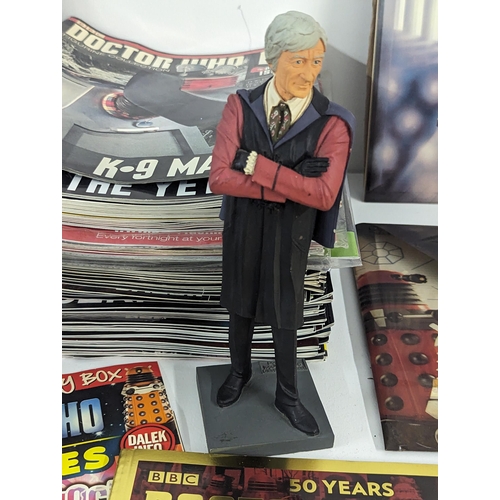 365 - Doctor Who - a mixed collection of memorabilia to include story books, Figure Collection magazines a... 