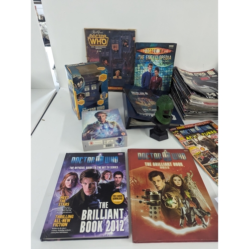 365 - Doctor Who - a mixed collection of memorabilia to include story books, Figure Collection magazines a... 