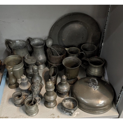 70 - 18th century and later pewter items to include a meat cover, tankards, salt and pepper shakers and o... 