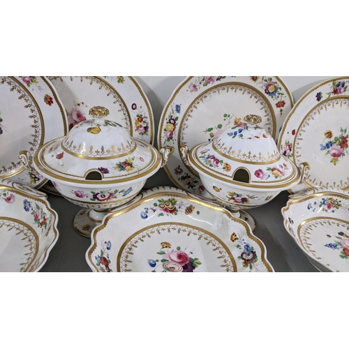 75 - 19th century Davenport porcelain to include three shell shaped dessert dishes, two lidded tureens, a... 