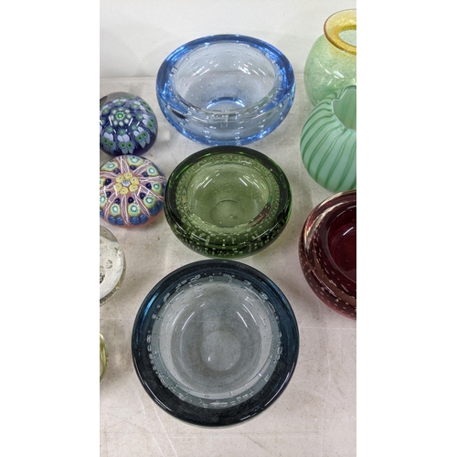 79 - A group of paperweights to include Caithness paperweights and others along with Whitefriars glass bo... 