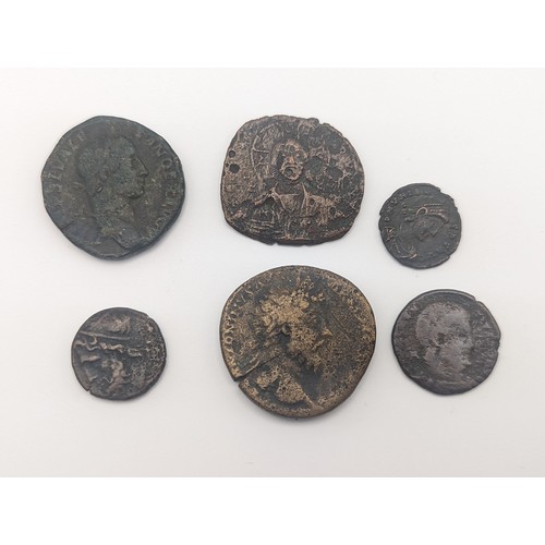 450 - Ancient coins - A mixed group to include Ancient Greek Syracuse Hieron II (224-216 BCE) Bronze, Roma... 