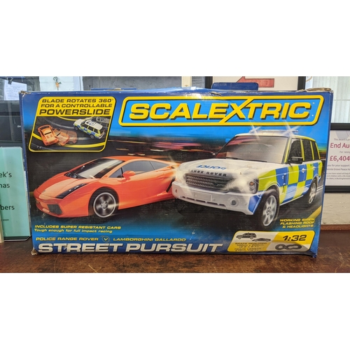 432 - A boxed Scalextric Street Pursuit set
Location:A4B