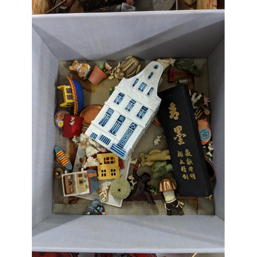 457 - A mixed lot of collectables to include talking machine toys, vintage model vehicles, a Delft model f... 