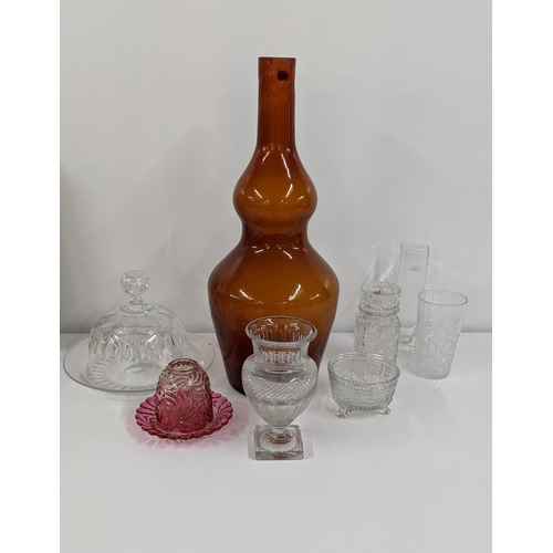 480 - Mixed glassware to include Baccarat crystal Medici vase musee de Cristalleries, together with amber ... 