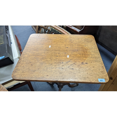 492 - An early 19th century oak tripod occasional table on splayed legs, 69.5cm h x 60cm w
Location:A2M