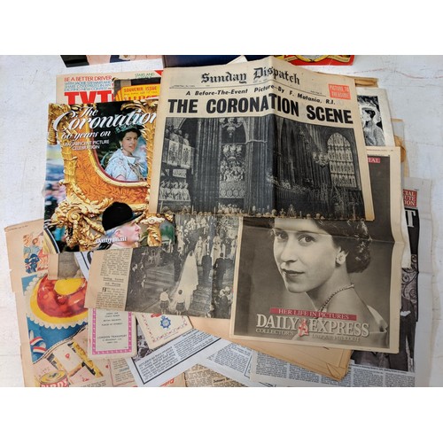 137 - Royal commemorative papers including newspaper headlines form WWI and WWII, special Coronation editi... 