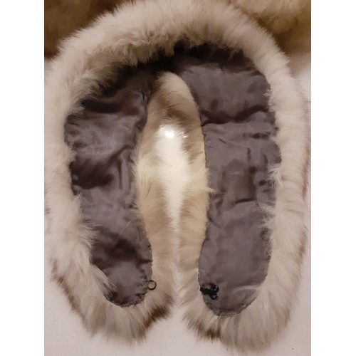 135 - Two late 20th Century arctic mink fur hats (size small) and a matched scarf. Location:
Condition:Exp... 