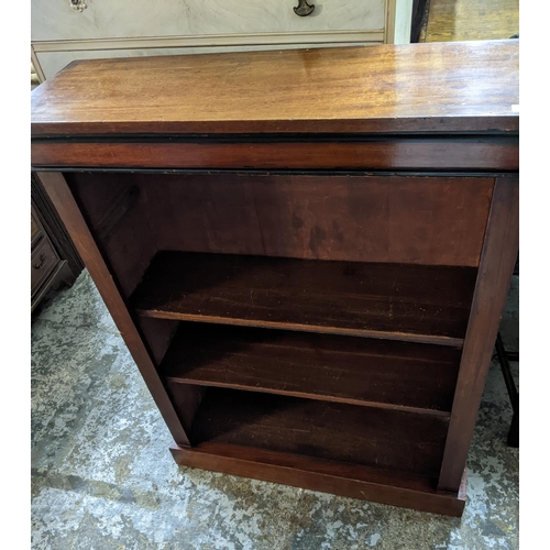 214 - Victorian mahogany open bookcase with two adjustable shelves, on plinth base 106cm x 83cm x 27cm Loc... 